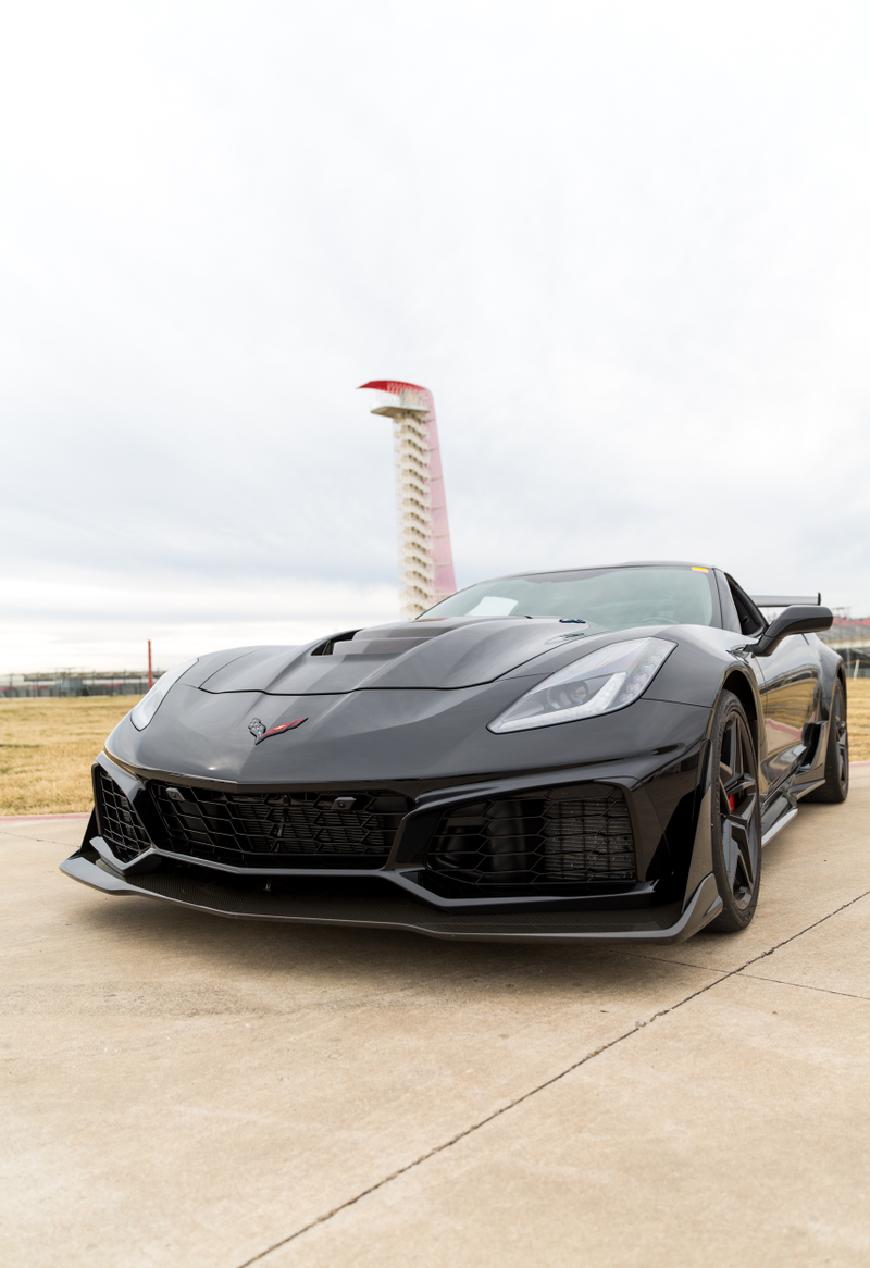 Illustration for article titled The 2019 Chevrolet Corvette ZR1 Feels Like a Rocket Assembled by the Lowest Bidder